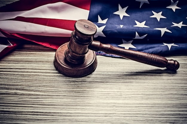 A gavel hitting a sound block with an American flag in the background, symbolizing the Federal Reserve's decision-making process regarding interest rates.